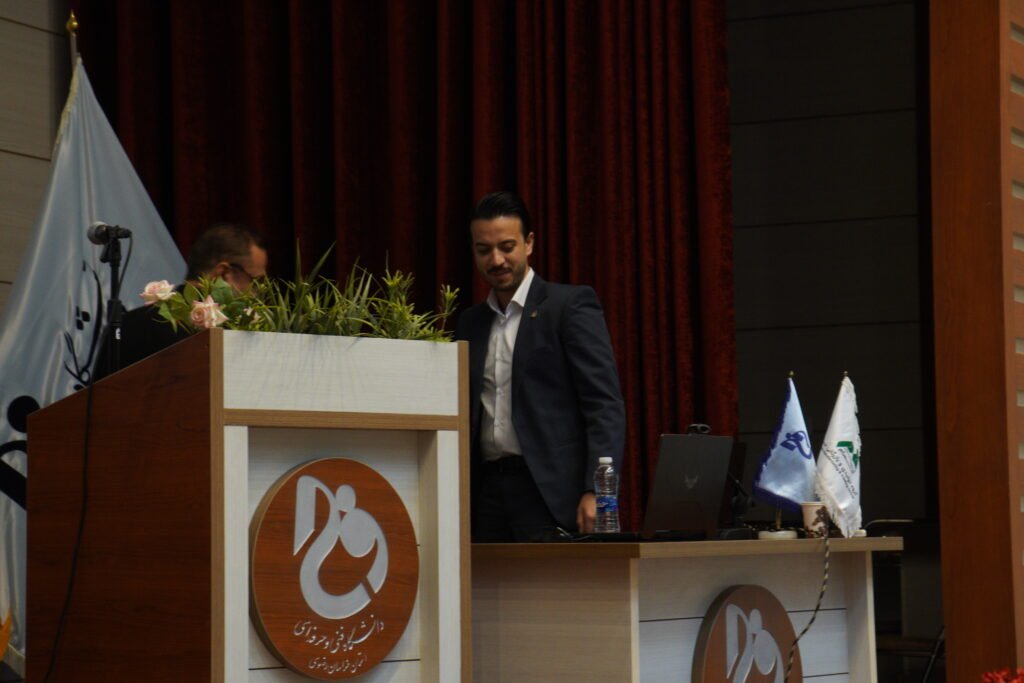 Navid Mortazavi speaking at Shahid Montazeri Technical University of Mashhad on the future of building installations and VR technologies.